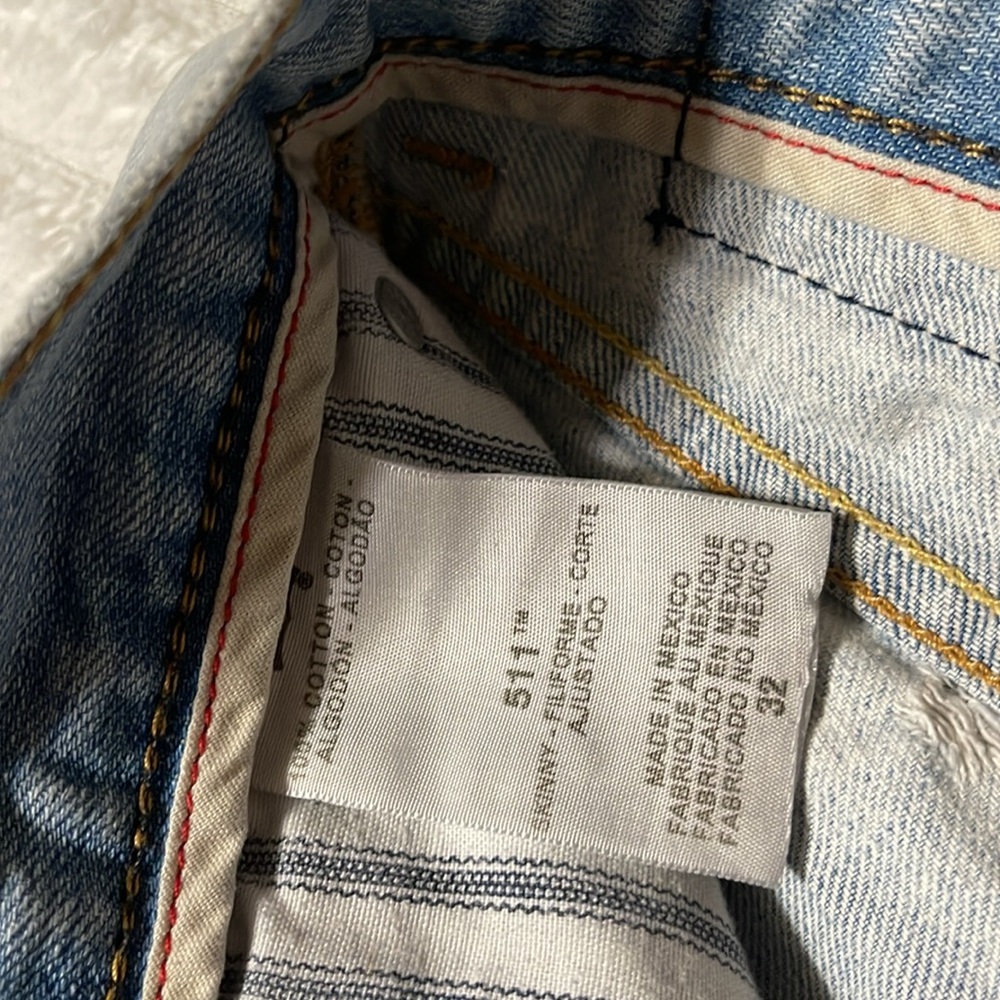Levis 511 Vintage Shorts | Size 32 - Picture 9 of 13